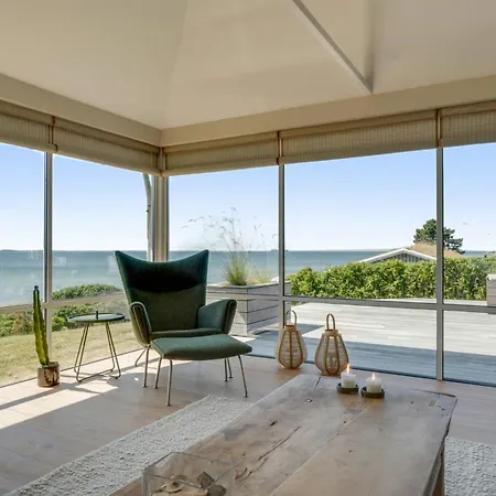 Ferienhaus With Panoramic Views On Hindsholm *